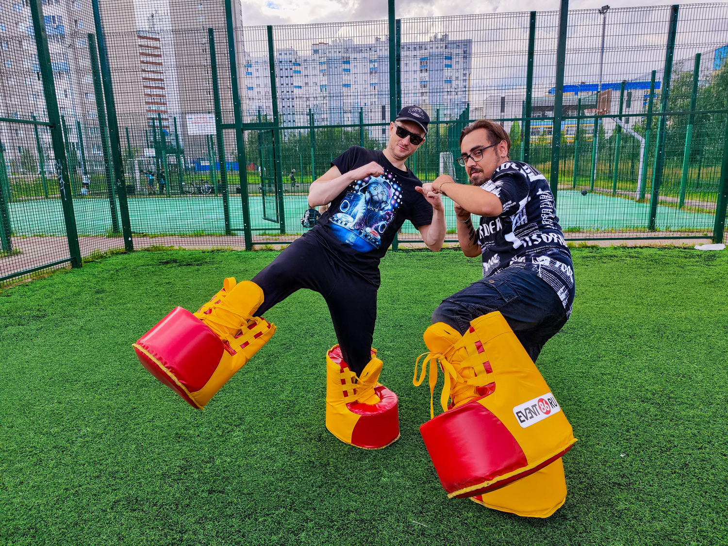 <span style="font-weight: bold;">Гигантские кеды</span>